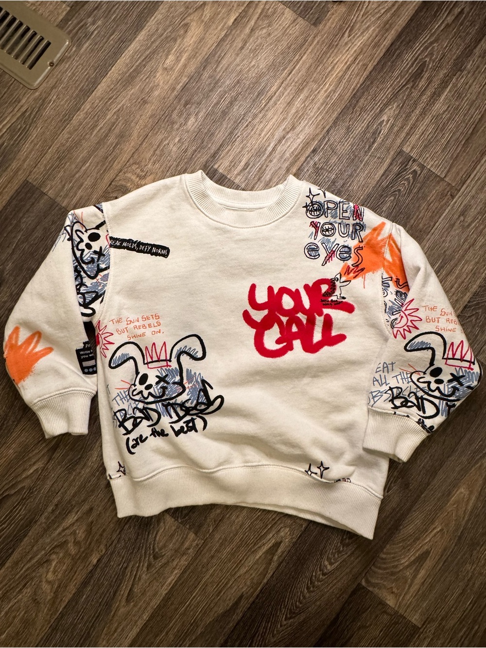 Zara White Crewneck Sweatshirt with Multicolor Graffiti Accents